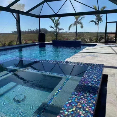 Moderne Kristallglas-Poolfliesen für Baustoffe in blau-grüner Farbe